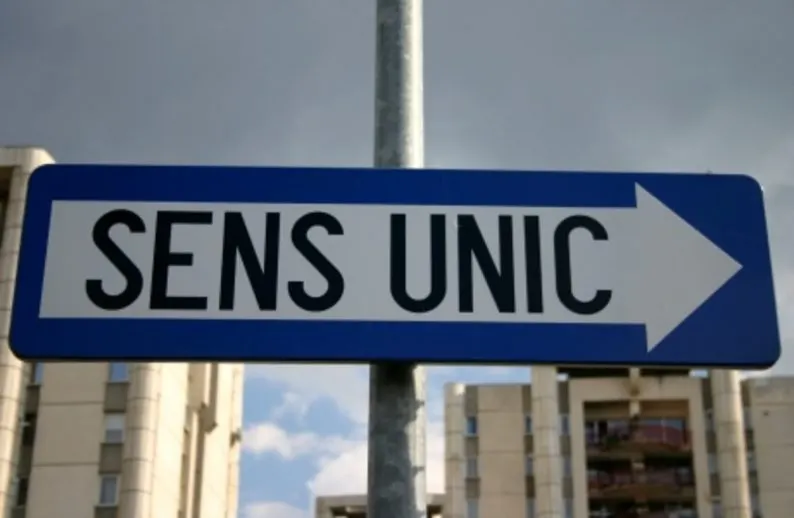 De luni se instituie sens unic de circulație pe strada Fânului din Sfântu Gheorghe