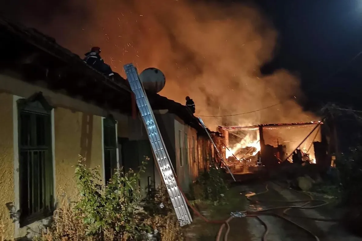 Două incendii produse în această dimineață în județul Covasna