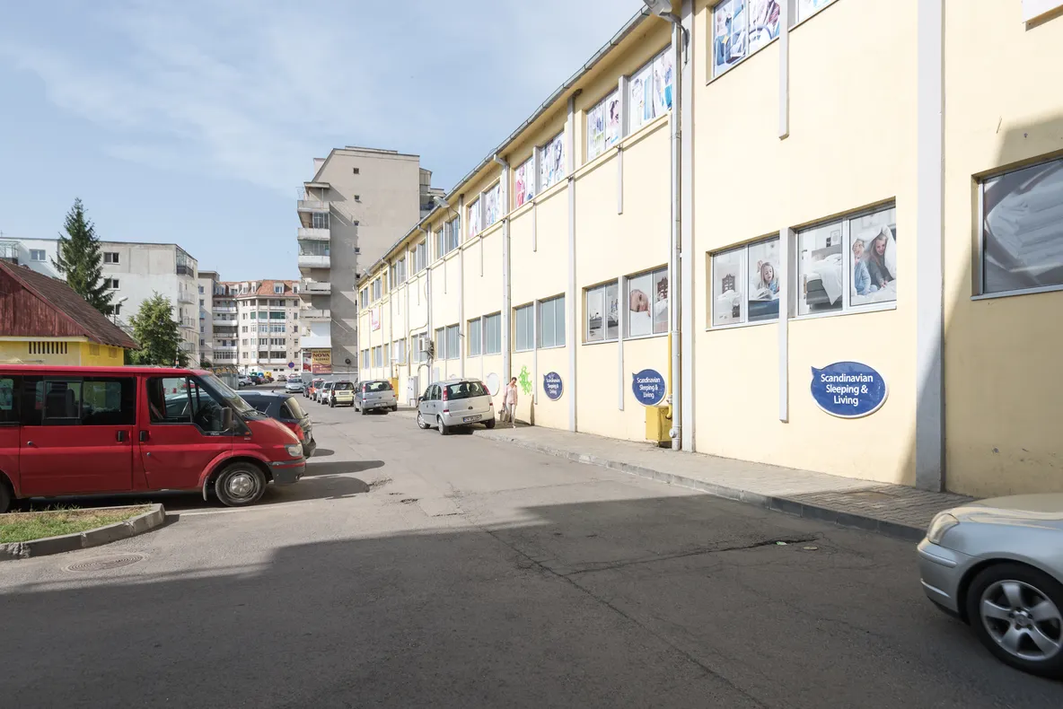 Joi intră în vigoare modificările de trafic din jurul magazinului Şugaş