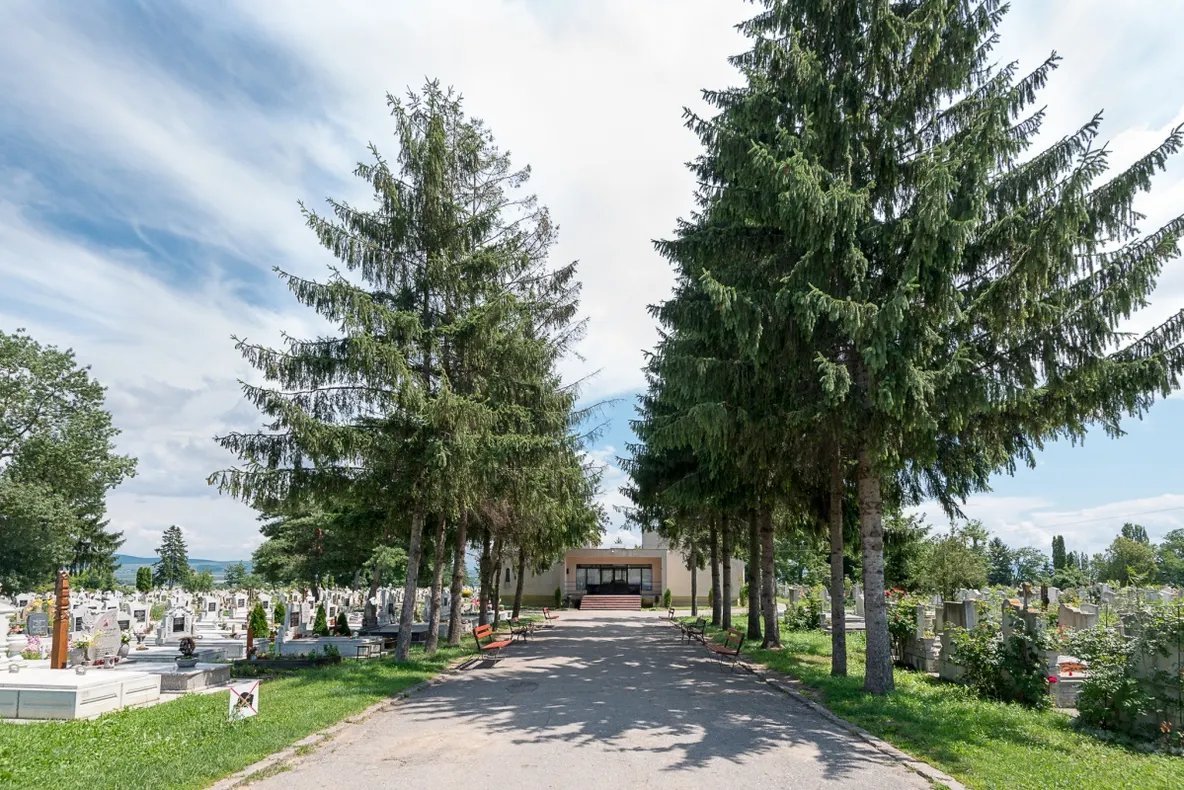 Au scăzut furturile și distrugerile din cimitirul comun din Sfântu Gheorghe