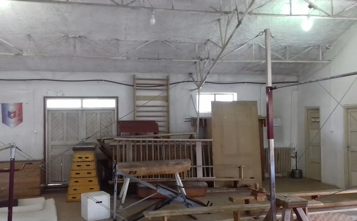 O nouă petiție pentru salvarea sălii de gimnastică a Liceului „Mikes Kelemen” din Sfântu Gheorghe