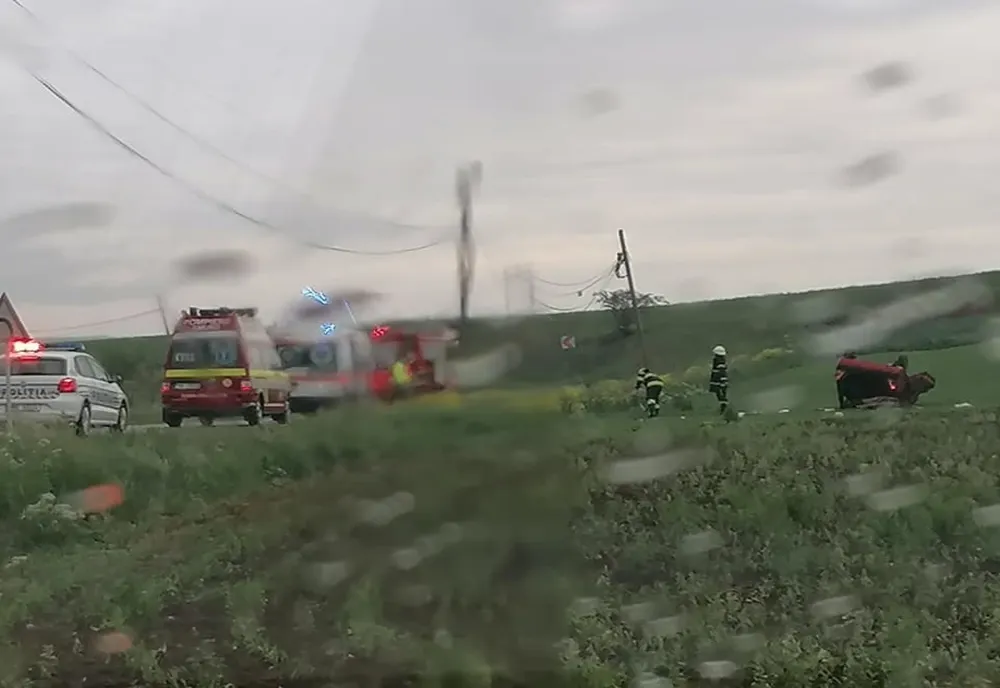 Pasagerii din mașina răsturnată dimineață spre Arcuși sunt militari