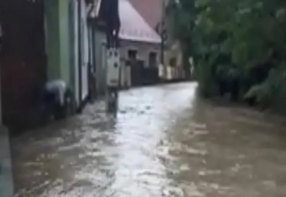 VIDEO Gospodării inundate, în județul Covasna
