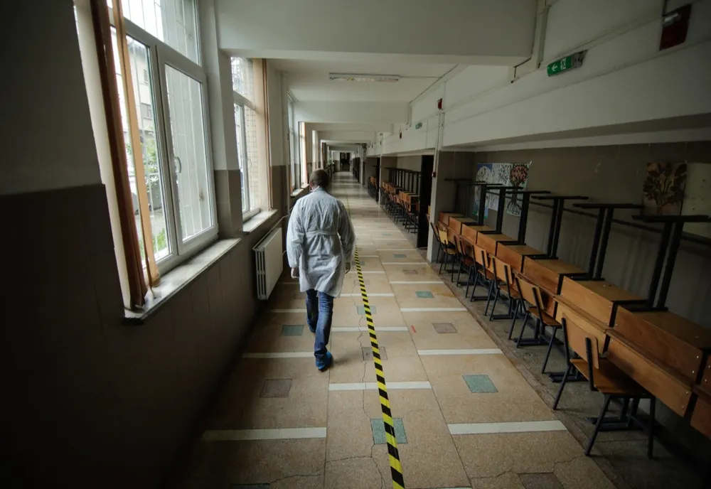 Două licee din Târgu Secuiesc și-au suspendat activitatea