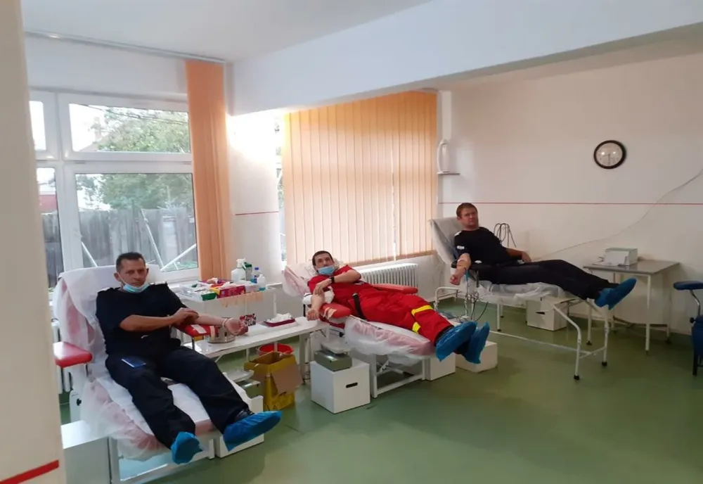 Pompierii din Covasna, solidari față de cei aflați în nevoie! (FOTO)