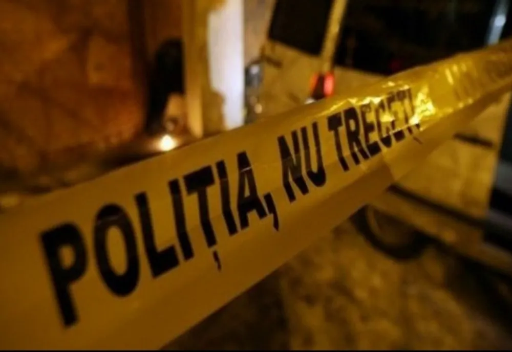 Bărbat mort după ce s-a aruncat de la etaj