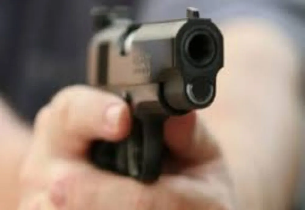Persoană amenințată cu pistolul, în trafic!
