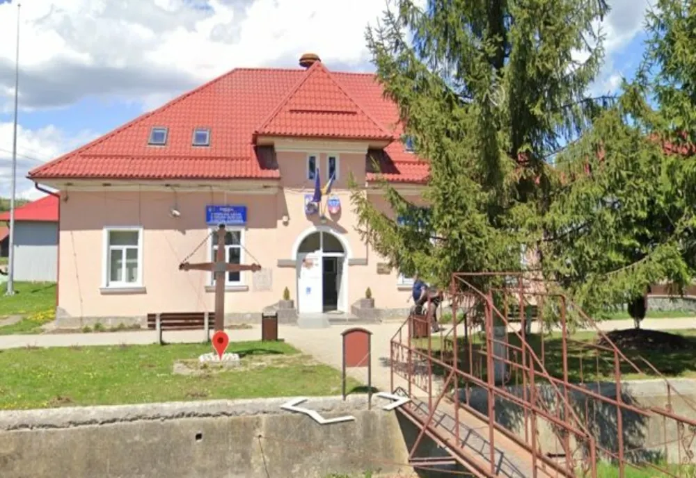 Primarul unei comune din Covasna îi amenință pe cei care nu respectă programul de muncă în folosul comunității că le va demola casele
