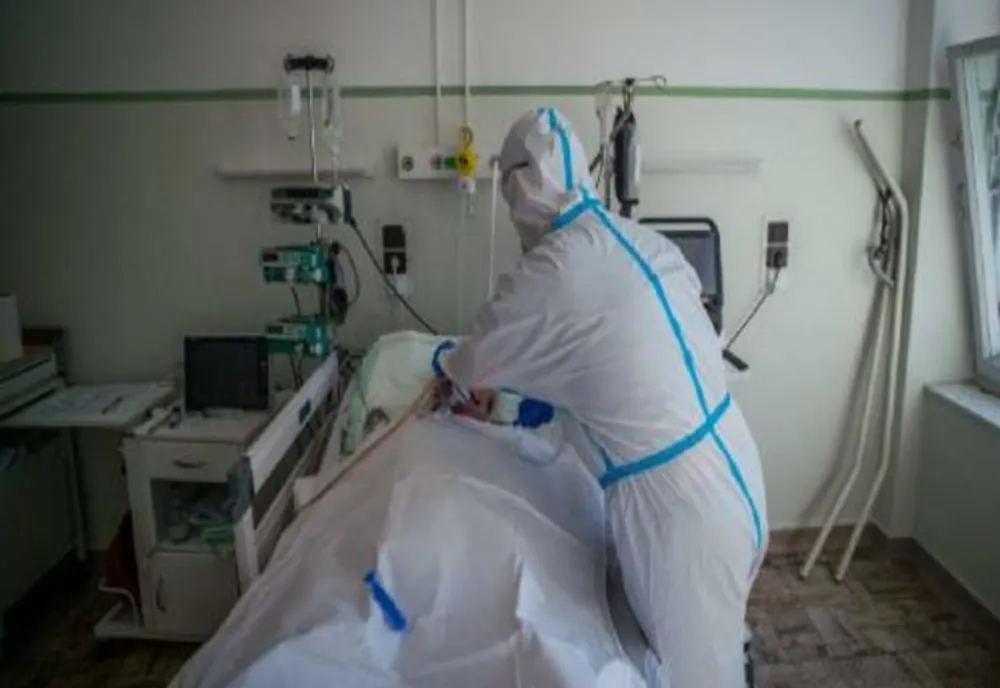 Femeia rănită în accidentul de vineri se află în comă la Spitalul din Sfântu Gheorghe. Poliţia anunţase că a fost rănită uşor