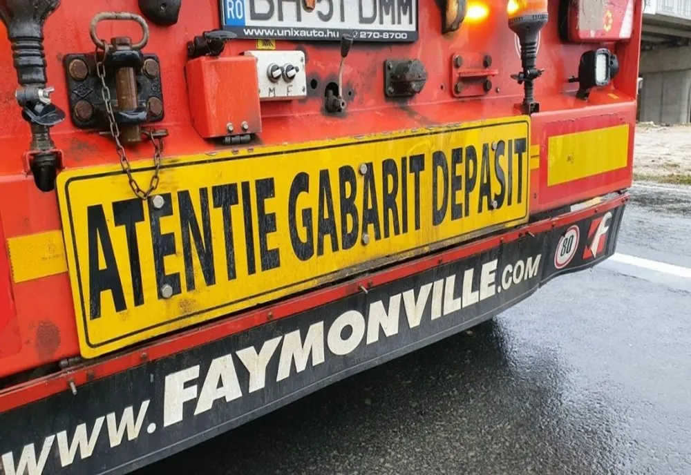 Trafic restricționat din cauza unui transport agabaritic, astăzi, pe DN11, în județul Covasna