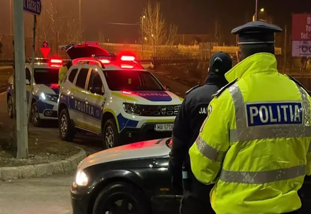Nu a oprit la semnalele polițiștilor provocând un accident