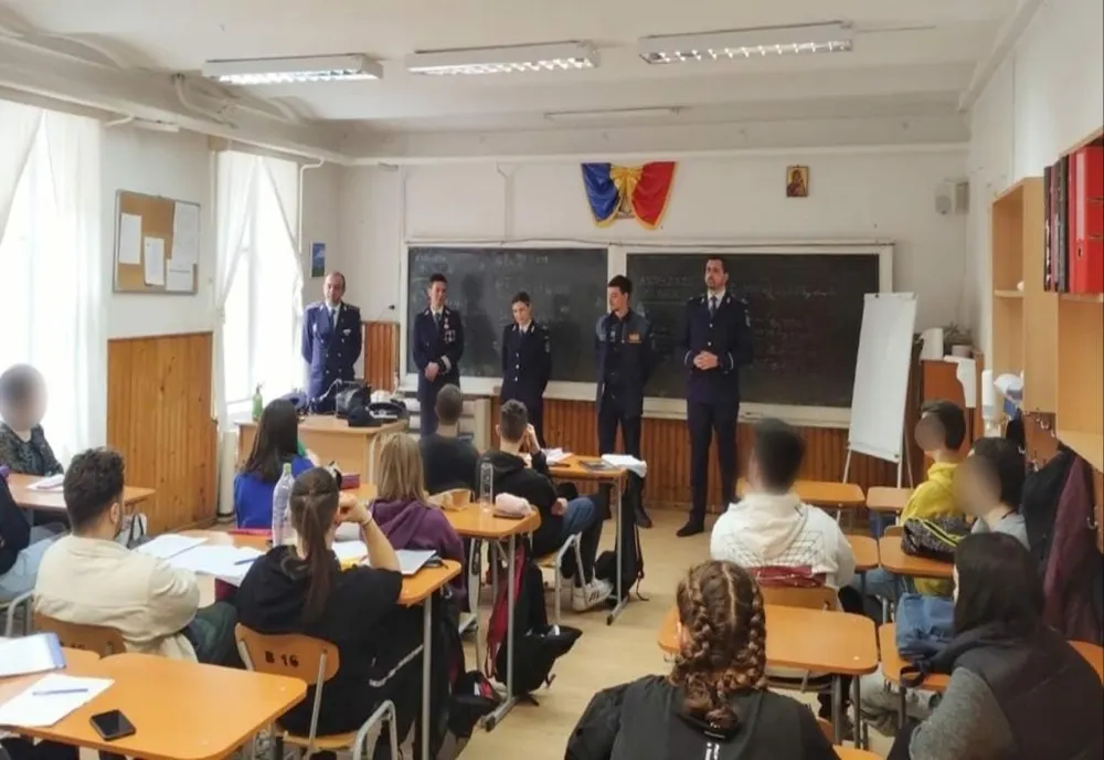 Meseria de polițist, promovată printre elevii din anii terminali de liceu