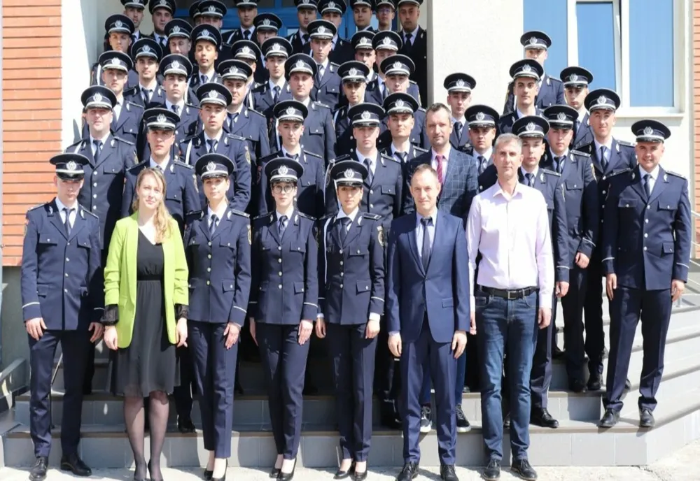 IPJ Covasna a încadrat 45 de noi agenţi de poliţie