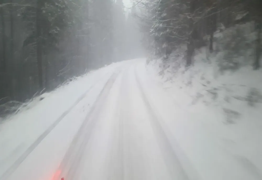Ninsori abundente în centrul țării. Starea drumurilor VIDEO