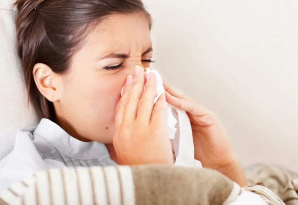 Alergiile sau răceala îți dau bătăi de cap? Iată cum poți să scapi de nasul înfundat în doar 15 minute