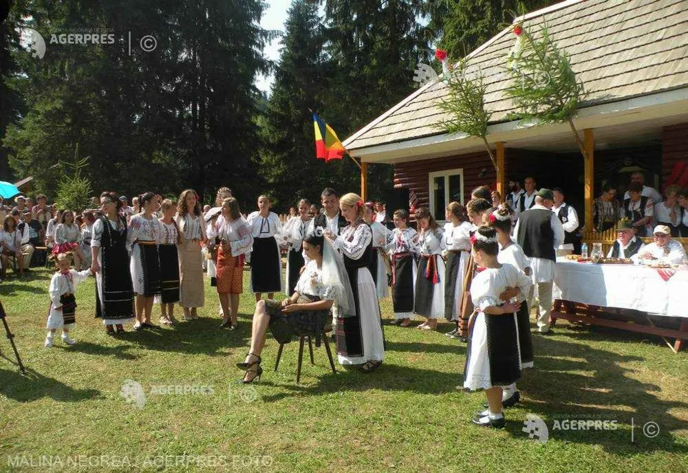COVASNA: FESTIVALUL DE TRADIȚII POPULARE ROMÂNEȘTI "NEDEIA MOCĂNEASCĂ", DE SÂNTILIE, LA VALEA ZÂNELOR