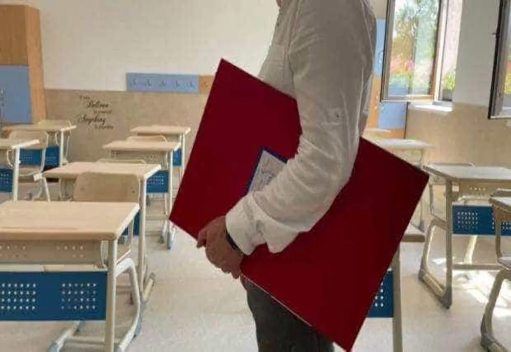 Profesor din Iași, acuzat că a violat o studentă chiar în biroul său. Scenele ar fi fost surprinse de camerele de supraveghere