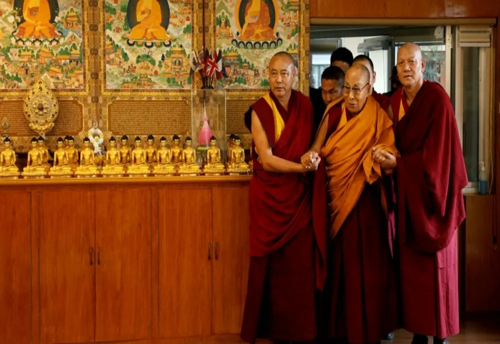 DALAI LAMA, „PROFUND ÎNTRISTAT” DUPĂ CUTREMURUL DIN TIBET, ÎN CARE AU MURIT CEL PUȚIN 95 DE PERSOANE