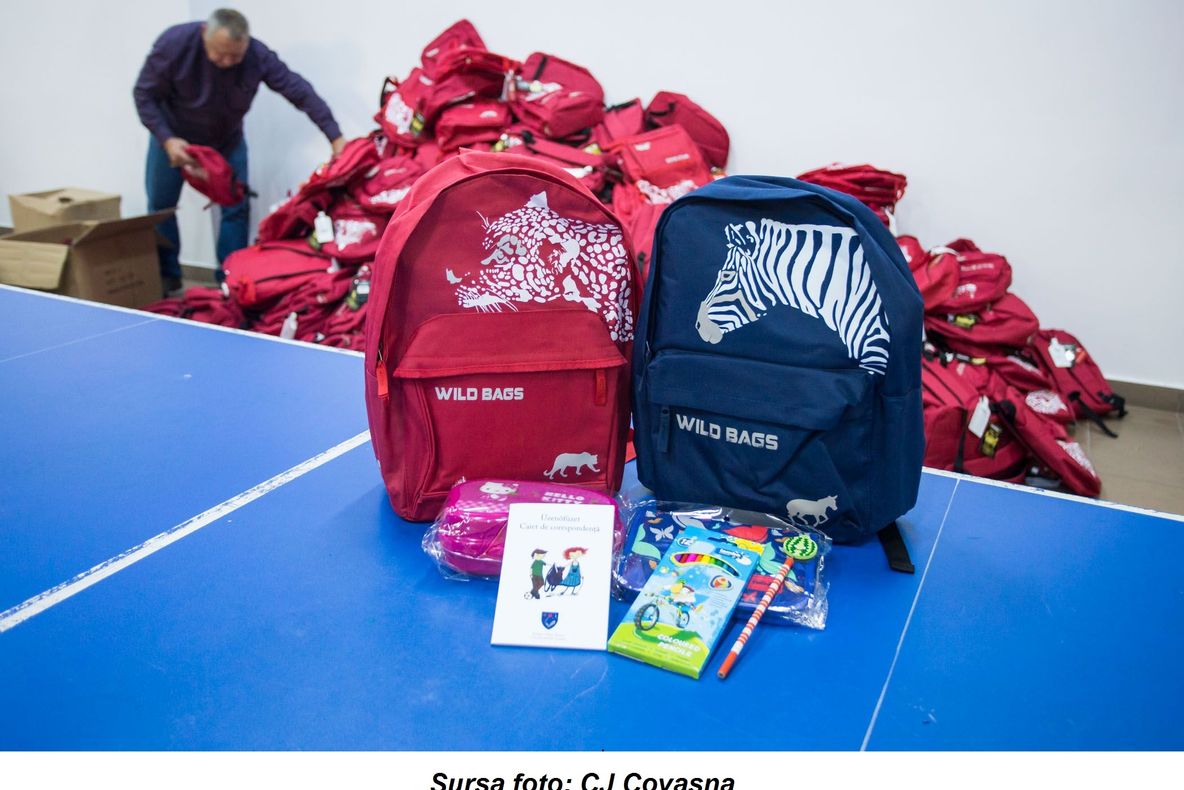 CJ Covasna a distribuit pachetele pregătite prin programul „Primul ghiozdan”