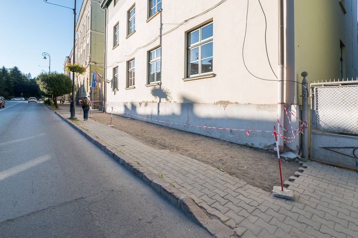 Străzile şi trotuarele din Sfântu Gheorghe vor fi reparate de noua companie a Municipalității