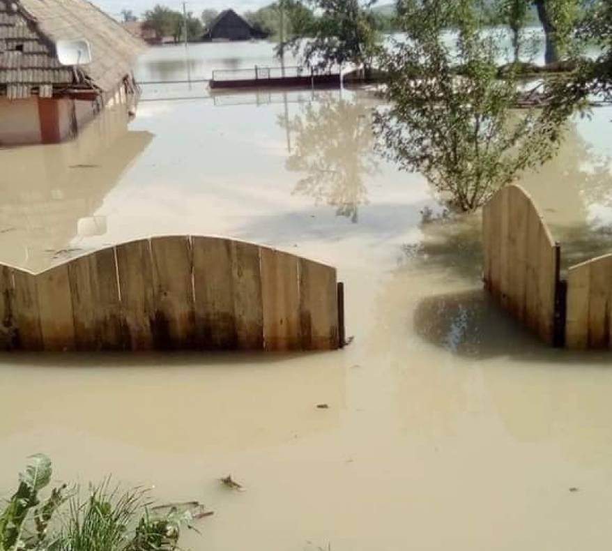 120 de gospodării grav afectate de viituri, doar 37 de familii despăgubite