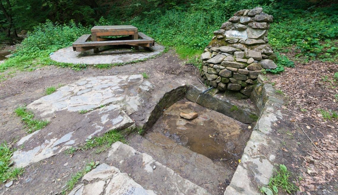 Apa de la Izvorul Csaba dinspre Şugaş Băi nu mai este potabilă