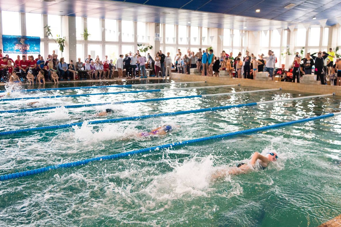 140 de înotători de la 9 cluburi participă la Cupa Sprint de la Sfântu Gheorghe