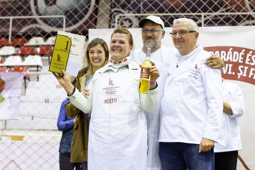 Parada cârnaților de la Sfântu Gheorghe, câștigată de „Organizația Femeilor din Ojdula”