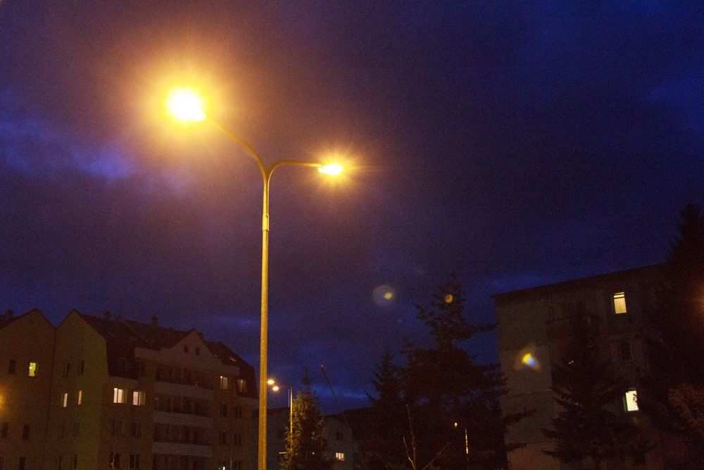 Număr de telefon pentru sesizări non-stop ale problemelor cu iluminatul public din Sfântu Gheorghe