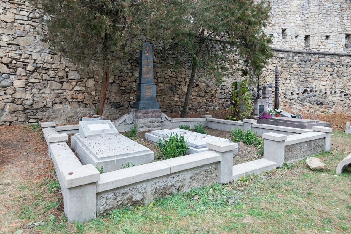 Primăria Sfântu Gheorghe a renovat monumentul funerar al familiei Gödri