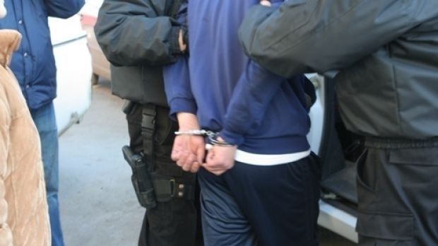 Cinci bărbați din județul Covasna, reținuți de polițiști pentru scandal