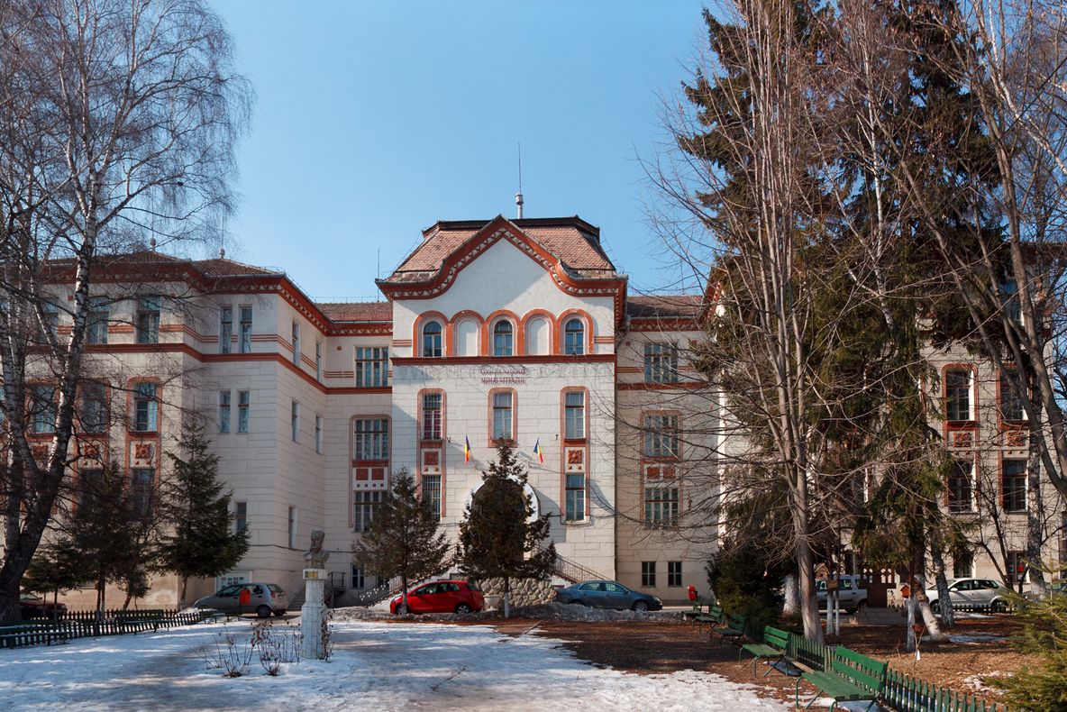 Reparaţii în cartiere, lucrări la licee, centura ocolitoare şi stadionul mic – printre proiectele Primăriei Sfântu Gheorghe pentru acest an