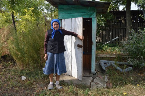Zeci de localități covăsnene încă au WC-ul în fundul curții
