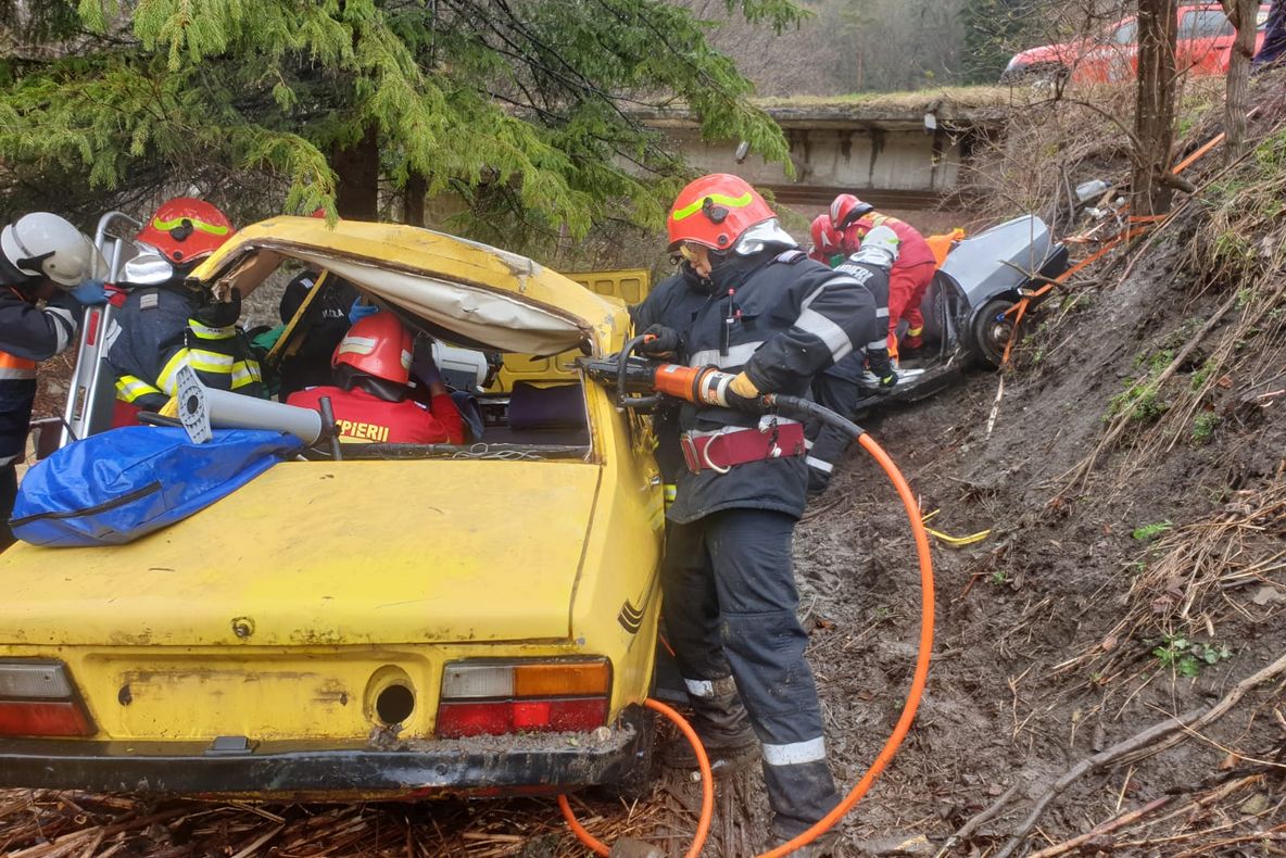 Exerciţiu ISU Covasna: Accident cu 10 răniţi în zona Oituz