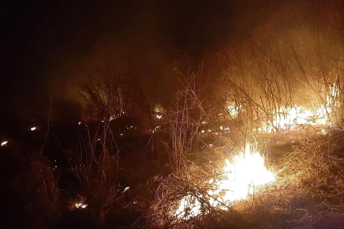 Incendiu de pășune în zona localității covăsnene Araci