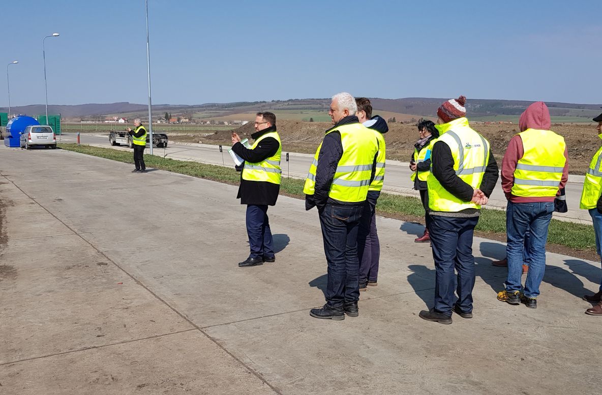 Specialiștii Băncii Europene de Investiții, vizită de lucru la staţia de gestionare a deşeurilor de la Leţ