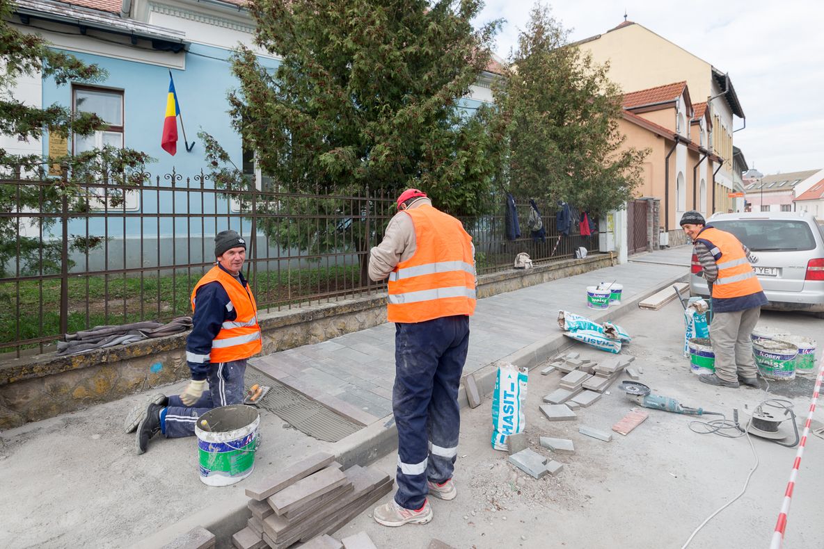 A început sezonul lucrărilor pe străzile şi trotuarele din Sfântu Gheorghe