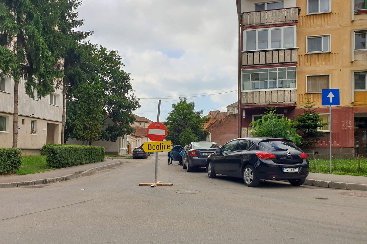 Au început lucrările de reabilitare pe strada Puskás Tivadar din Sfântu Gheorghe