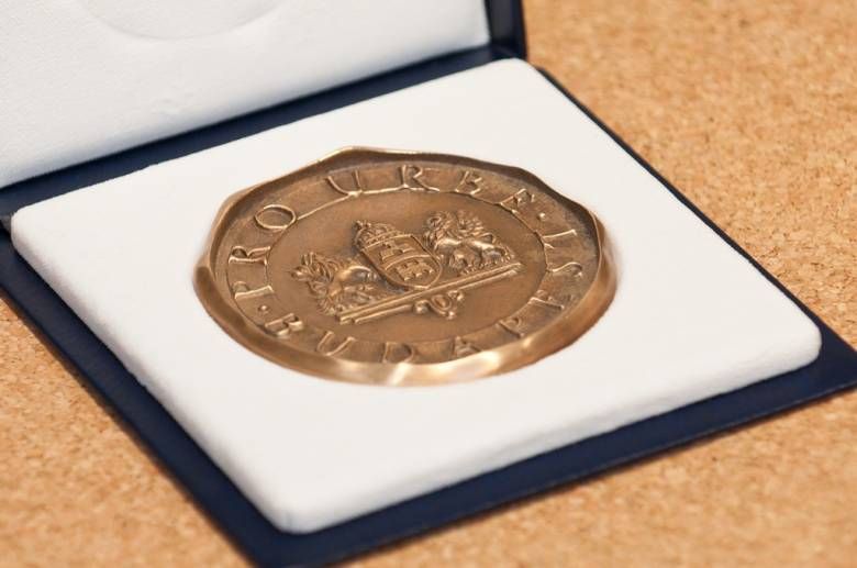 Laureații Pro Urbe - Zilele Târgu Secuiesc: un medic, un profesor și un sculptor