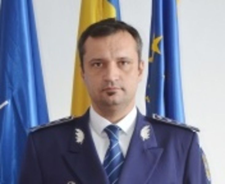 Şeful IPJ Covasna, Daniel Ivaşcu „nu comentează acuzaţiile apărute” după publicarea filmării în care acesta primește răspunsurile de la examinatori