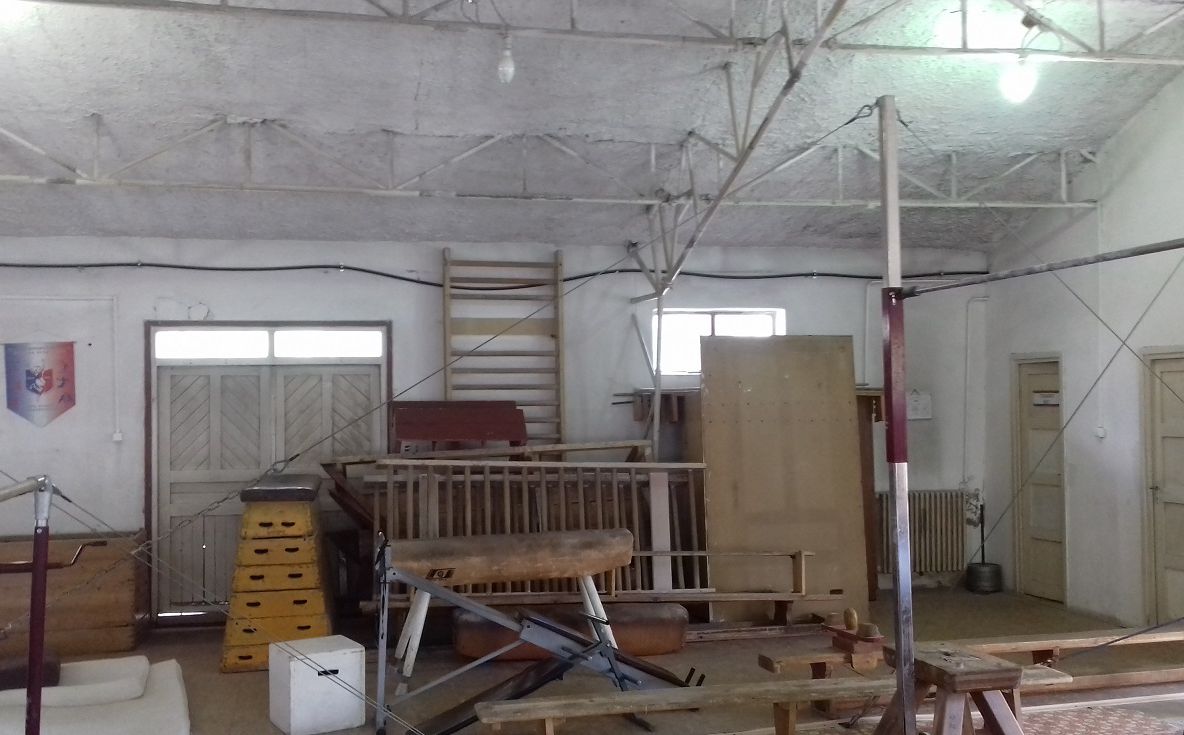 O nouă petiție pentru salvarea sălii de gimnastică a Liceului „Mikes Kelemen” din Sfântu Gheorghe