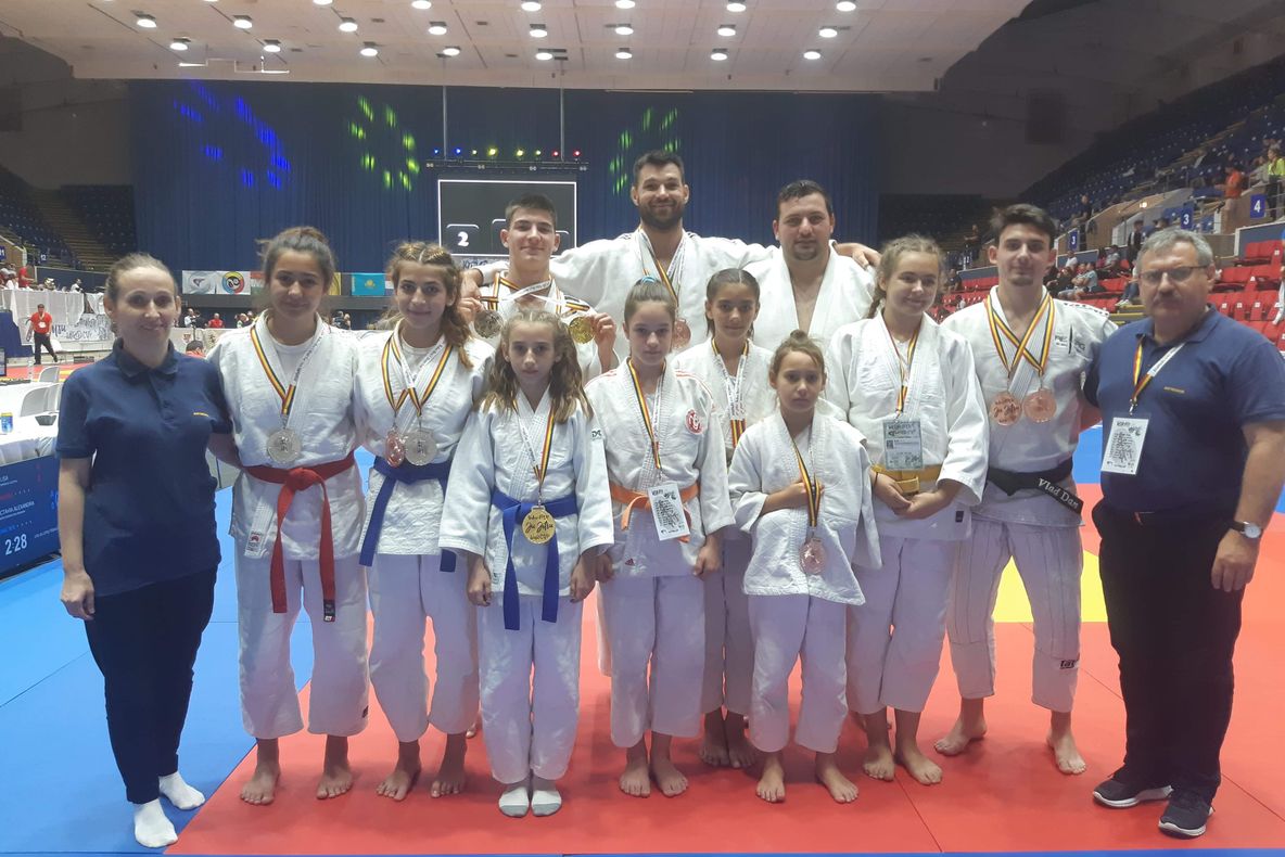 Medalii pentru sportivii CSM Sfântu Gheorghe la Cupa Mondială şi Campionatele Balcanice de Ju-Jitsu