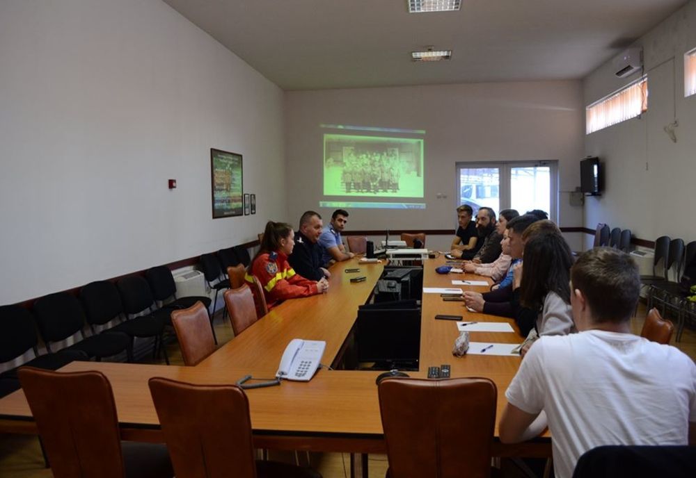 10 voluntari noi la ISU Covasna. Înscrierile în programul „Salvator din pasiune” continuă