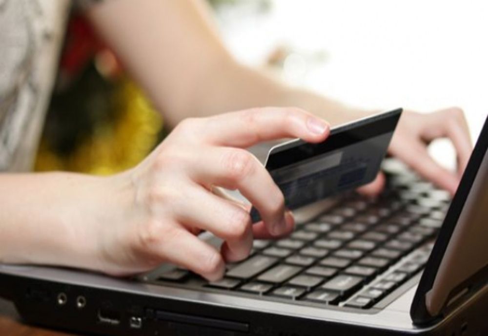 Două persoane din Sfântu Gheorghe, înșelate pe internet