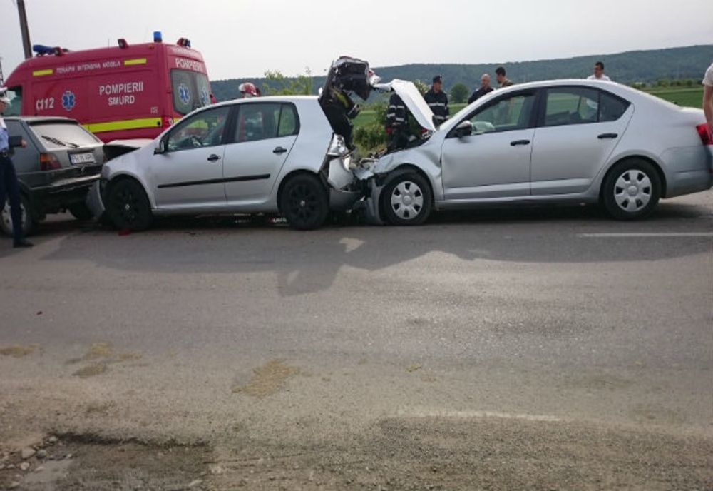 Accident în lanț cu 6 mașini pe DN11 la Chichiș