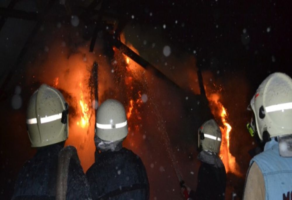 Incendiu la o anexă gospodărească din Racoșu de Sus