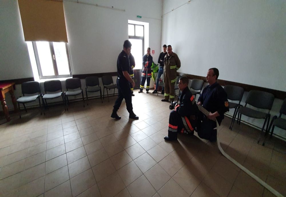 FOTO. ISU Covasna continuă pregătirea pompierilor voluntari