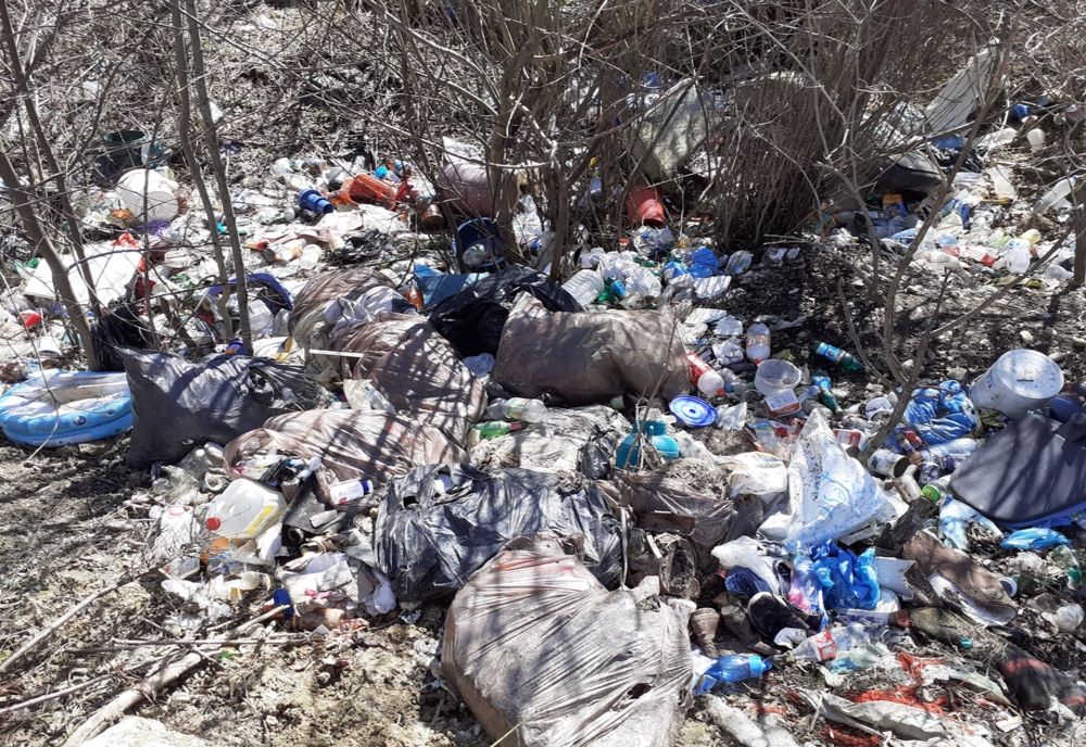 Cum „s-a evaporat” o groapă ilegală de gunoi din Întorsura Buzăului, în 24 de ore, de frica amenzilor