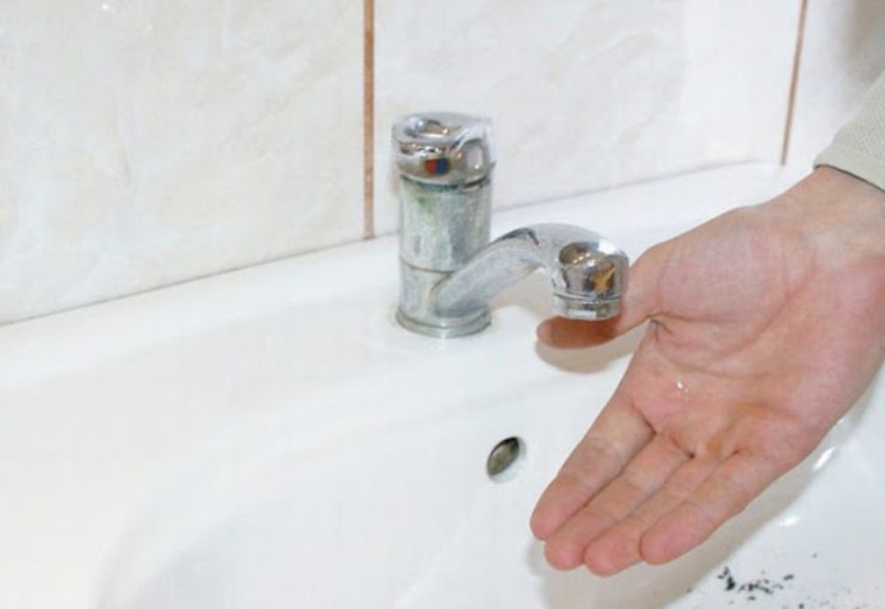 Două străzi din orașul Covasna, fără apă potabilă joi, timp de câteva ore  