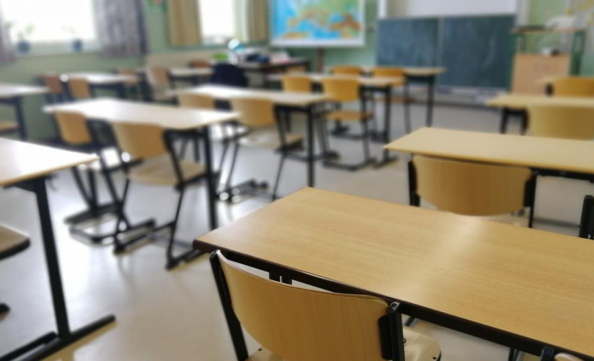 IŞJ Covasna: „Revenirea la școală se va face doar după încetarea stării de urgență. Până atunci, elevii să își dedice timpul de acasă studiului”